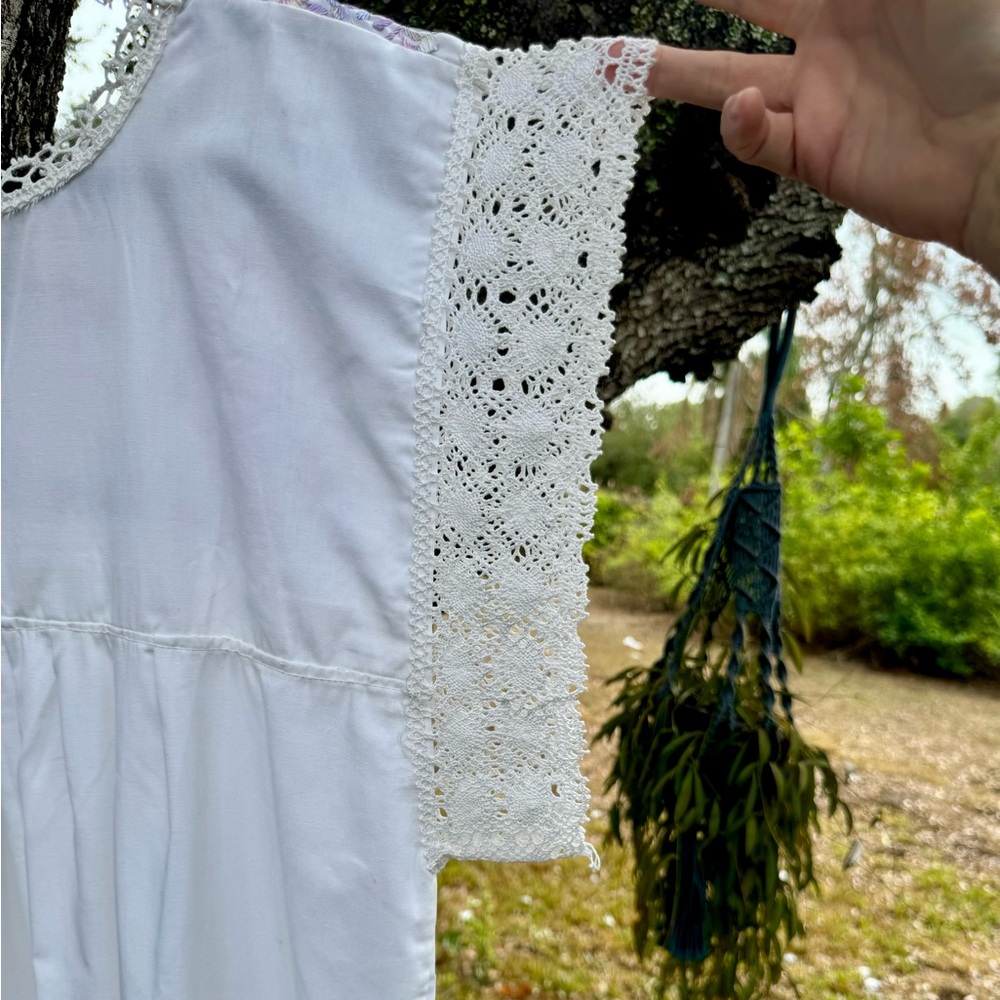 XL Vtg.Oaxaca Handmade embroidered white+purple maxi dress with crochet details. - Picture 6 of 13